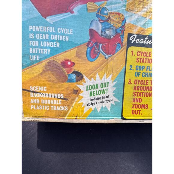 Rare 1966 Transogram CRAZEE CYCLE WACKY Motorcycle Rally Game Set Original Box. - Picture 10 of 16